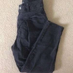 ⚡️Hi-Rise Pleated Ankle Mom Jeans!